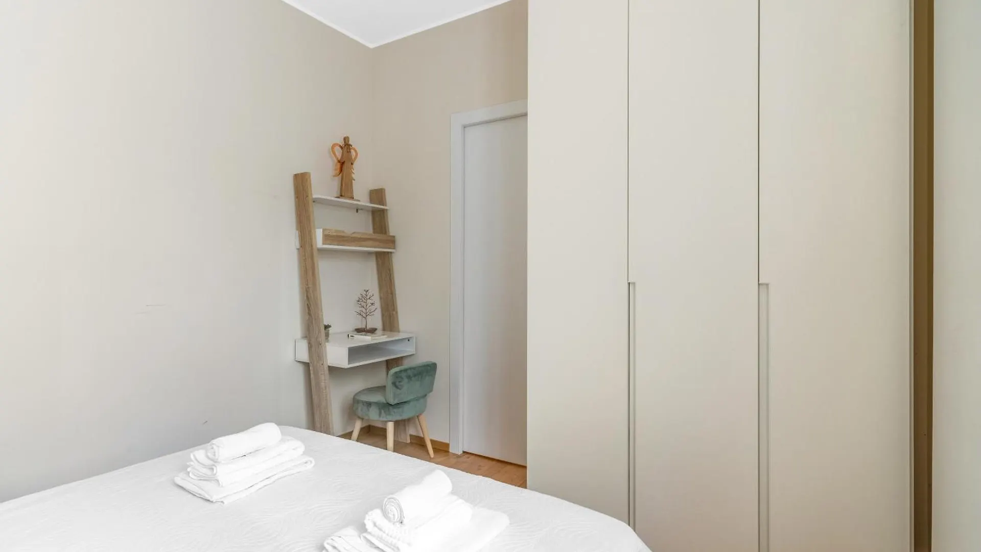 Easy Isola Apartment Mediolan